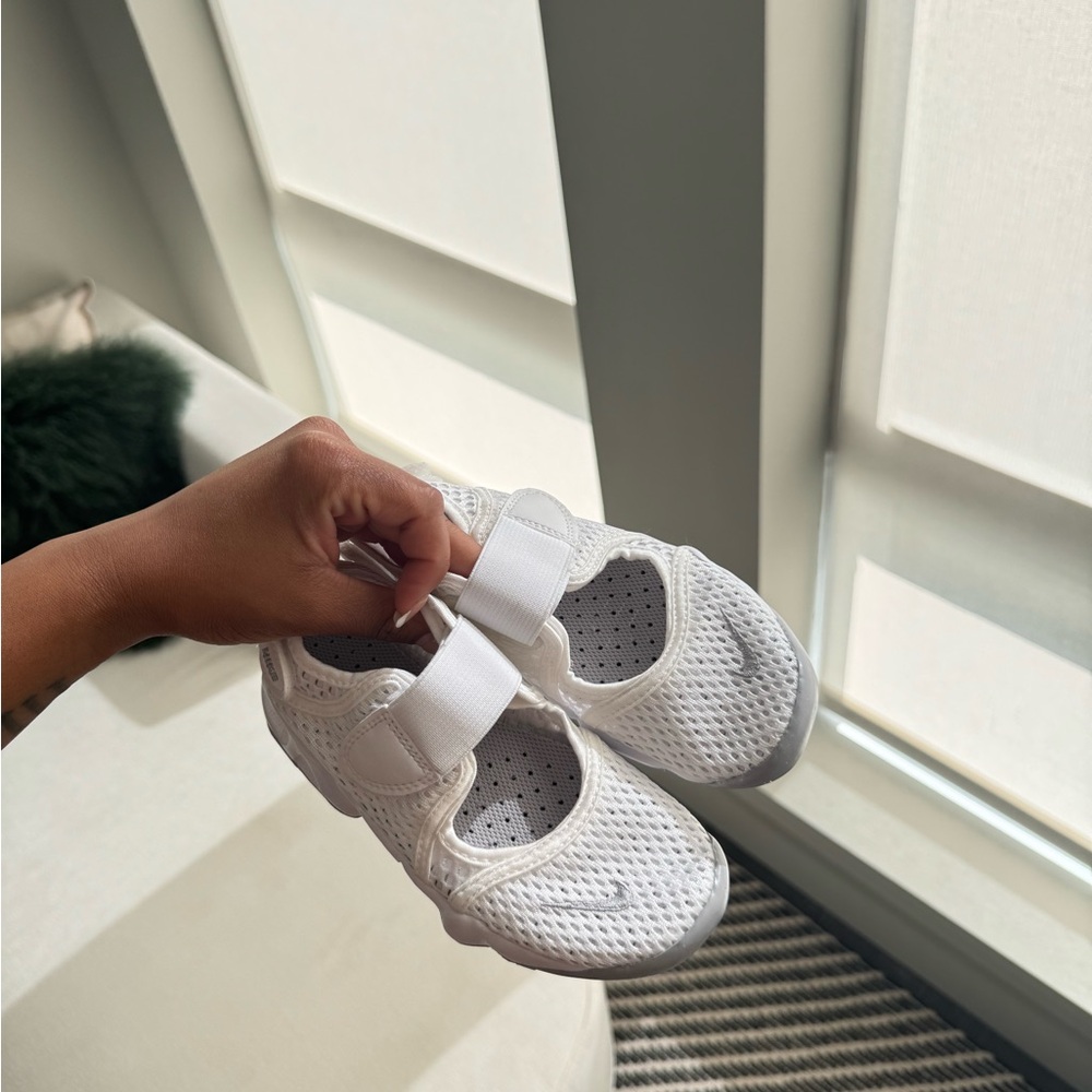 Nike White Lightweight Sneakers